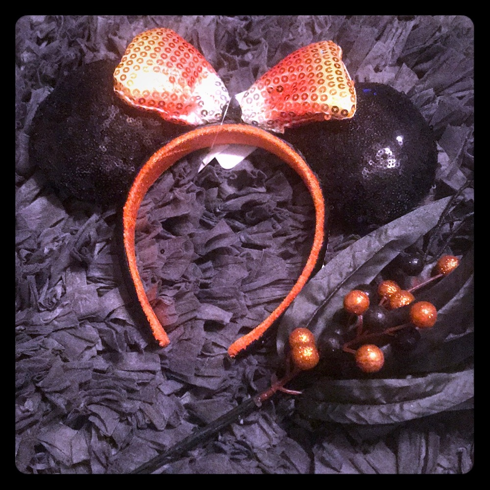 🎃NWT Candy Corn Mickey Ears🎃